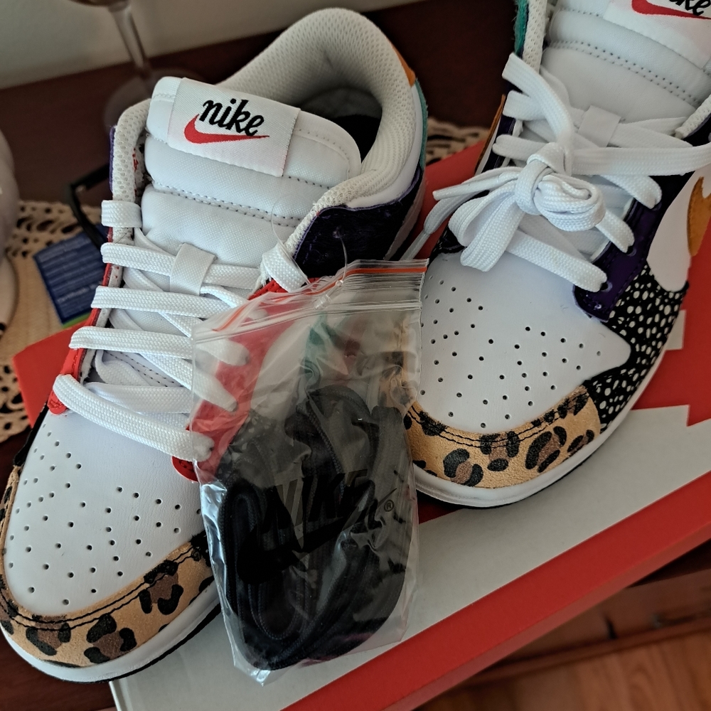 Women sneakers